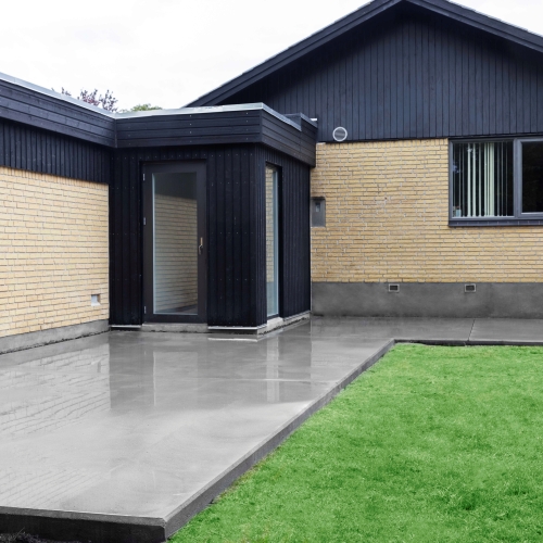Betonindkørsel ved privat bolig