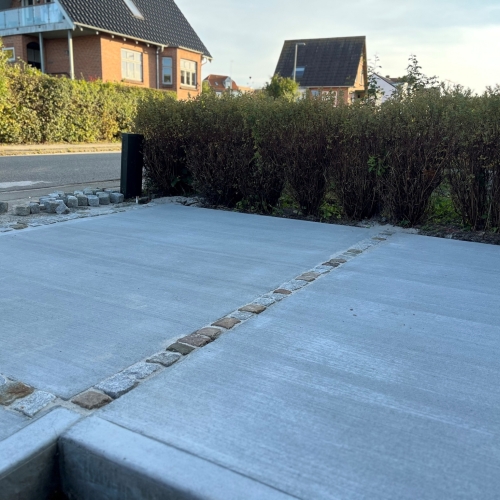 Professionelt betonarbejde til indkørsel
