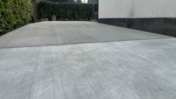 Ny indkørsel udført i beton