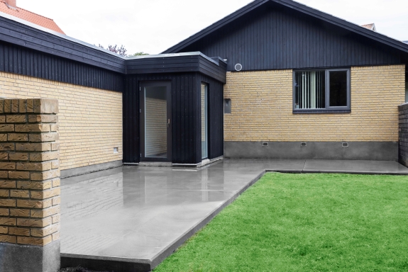 Betonindkørsel ved privat bolig